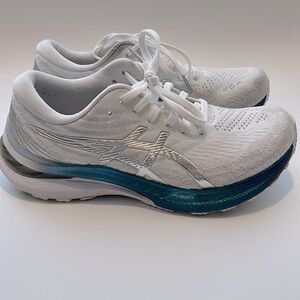 ASICS Gel-Kayano 29, Women’s size 8